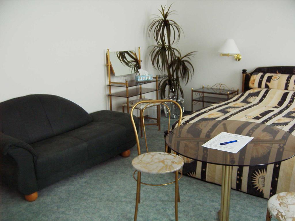 Gaestehaus Rehbein Calbe Bagian luar foto